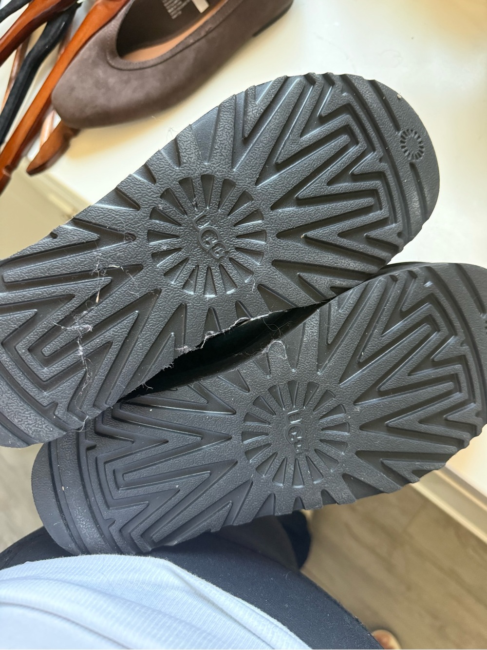 Ugg Platform Shoes - Picture 3 of 4
